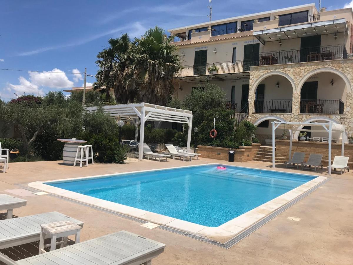 Villa Ceni - Appartamenti Con Camere, Cucina, Wc E Terrazza Sul Mare In Villa Con Piscina, Giardino E Parcheggio Marinella di Selinunte Εξωτερικό φωτογραφία