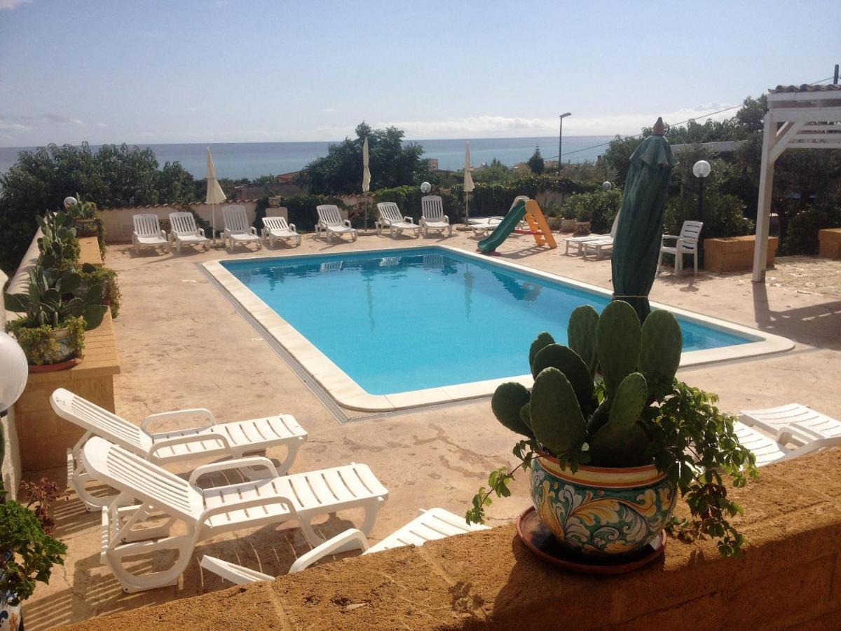 Villa Ceni - Appartamenti Con Camere, Cucina, Wc E Terrazza Sul Mare In Villa Con Piscina, Giardino E Parcheggio Marinella di Selinunte Εξωτερικό φωτογραφία