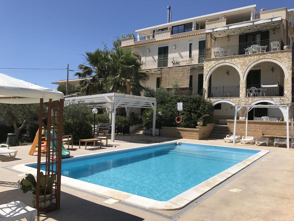 Villa Ceni - Appartamenti Con Camere, Cucina, Wc E Terrazza Sul Mare In Villa Con Piscina, Giardino E Parcheggio Marinella di Selinunte Εξωτερικό φωτογραφία