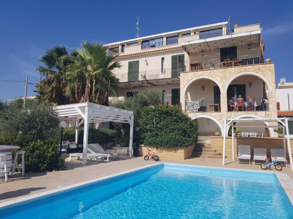 Villa Ceni - Appartamenti Con Camere, Cucina, Wc E Terrazza Sul Mare In Villa Con Piscina, Giardino E Parcheggio Marinella di Selinunte Εξωτερικό φωτογραφία